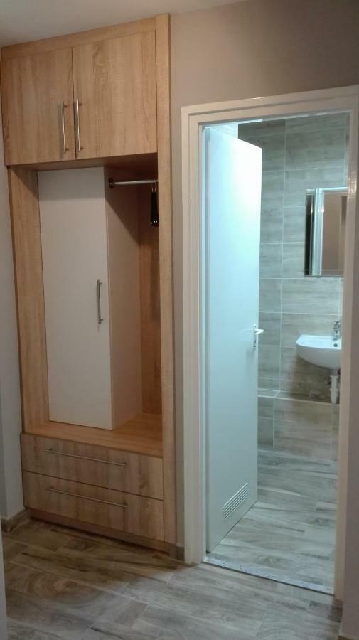 Baross Apartman Капошвар Екстер'єр фото